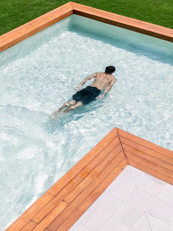 スイミングプール