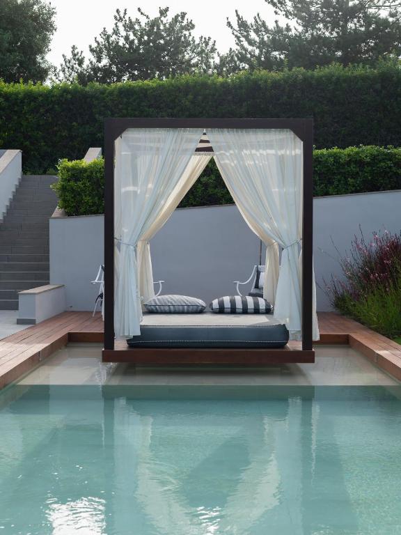 スイミングプール