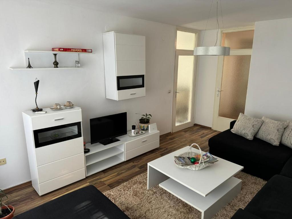 Family stay apartment Share - 1