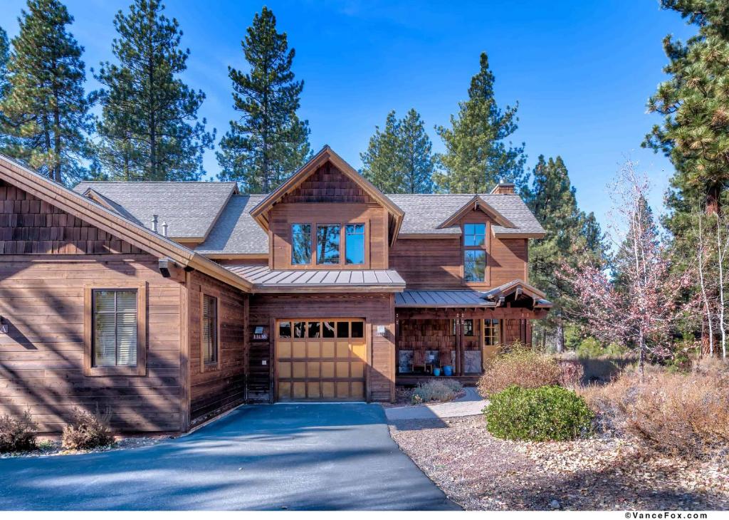Fairway Drive 13136 by East West Hospitality, Truckee