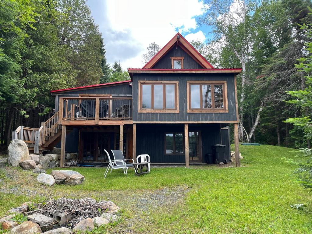 Rustic Cottage by the Lake, Nominingue