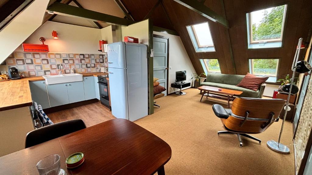 Hûs fan eartiids, Huns