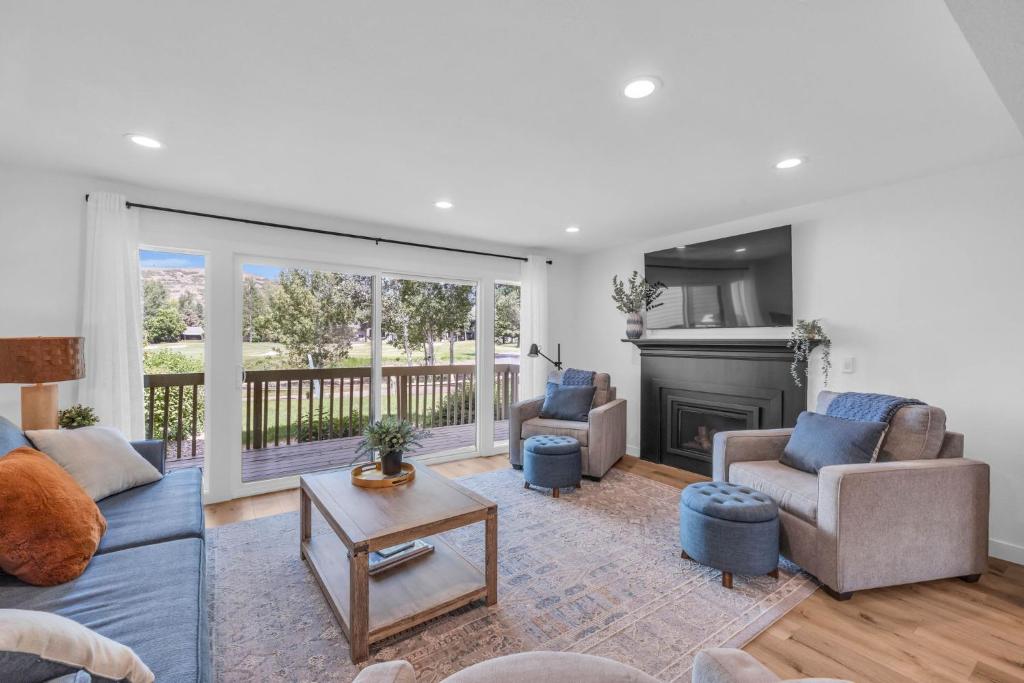 Modern 3BR in Serene Area Near Ski Slopes and Town, Park City