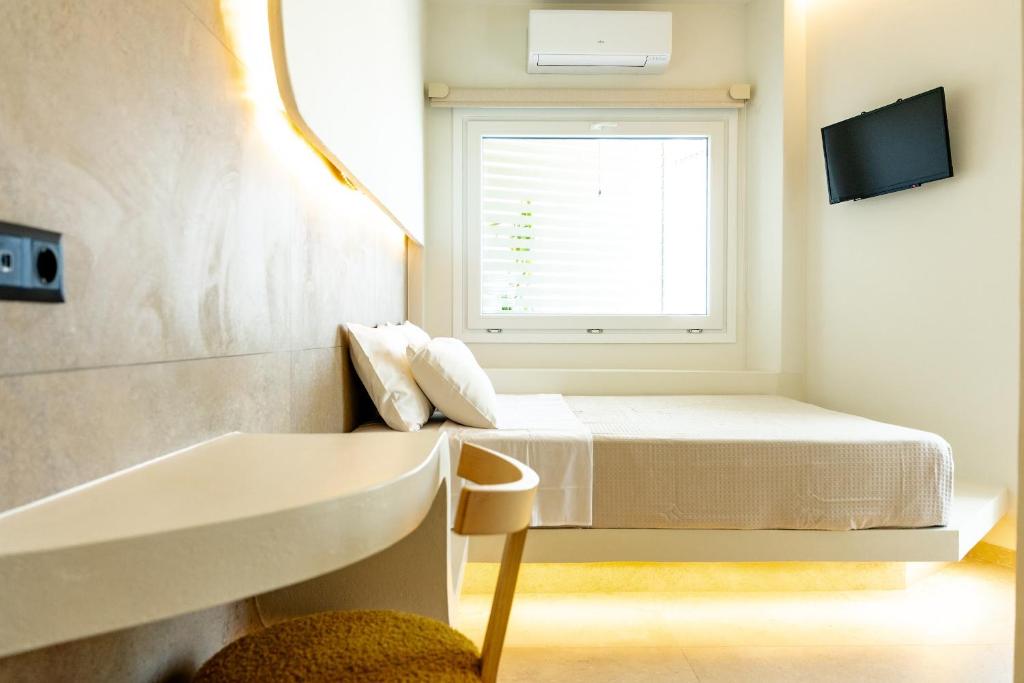 Celestial by Mike, Parikia