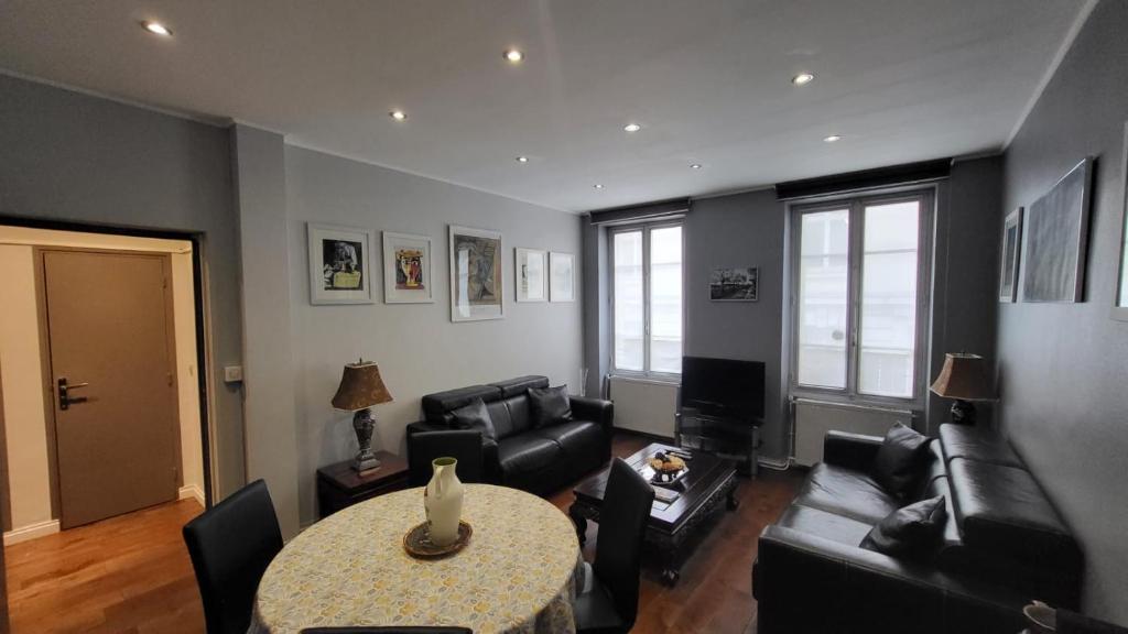 2 bed 16th Arrondissement Trocadero Apartment for6 - 5