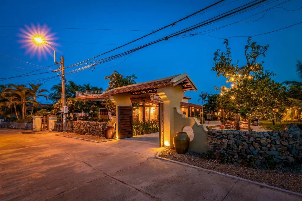 LÀNG MẮM - PAMY Homestay 2, hotel in Phú Hiệp