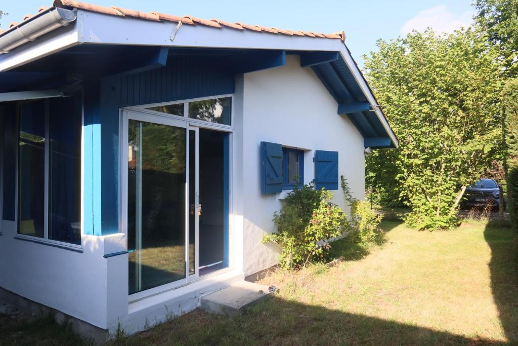 Petite maison de vacance pour 6 personnes, quartier calme - 3