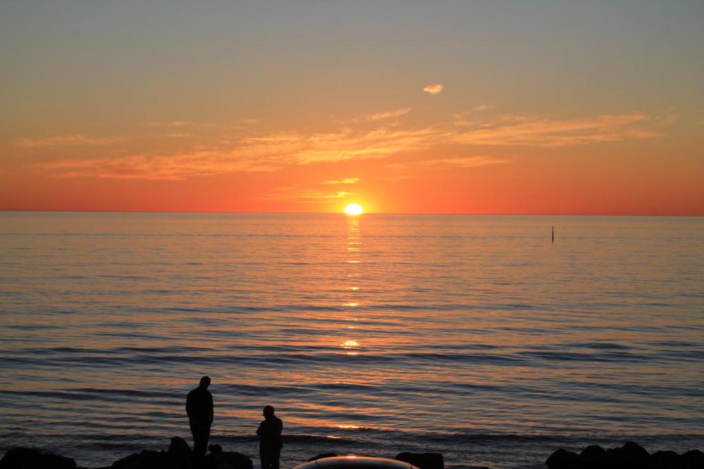 1ENSUITe GLENELG UNIT 31, Glenelg