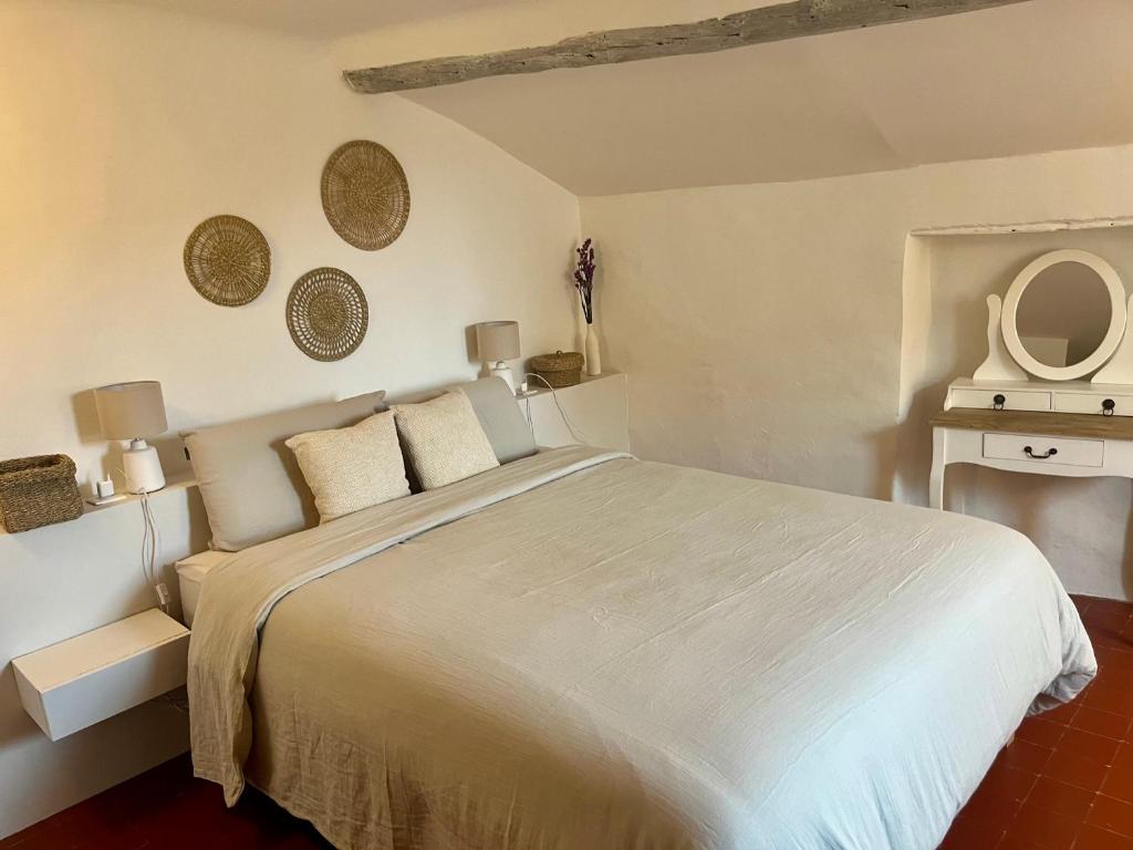 Charming & medieval village house completely renovated with great exterior and views - 3