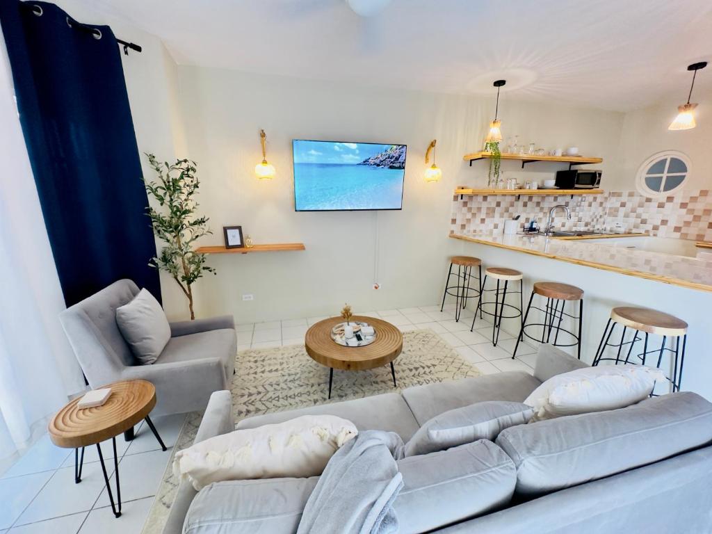 Falcon Views - Airport Transportation Available-Security-Gated, Montego Bay