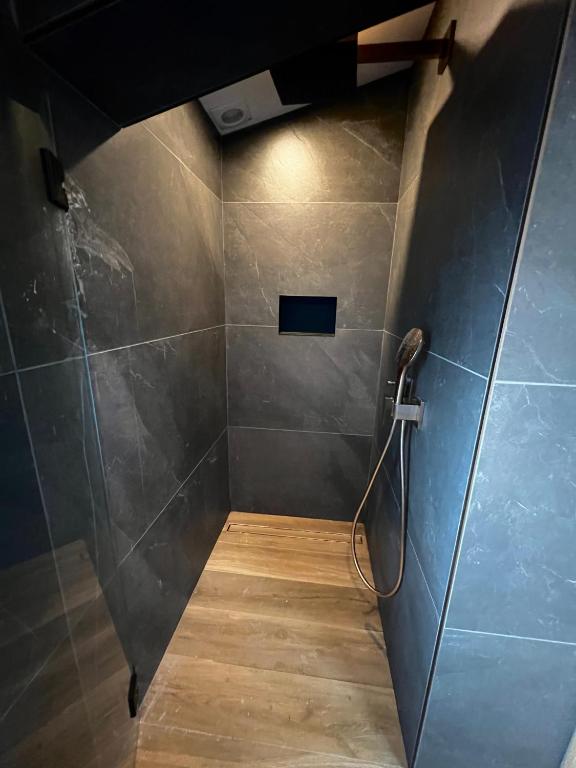 Magnifique Studio duplex,150 mt de la plage et centre ville,clime,wifi - 2