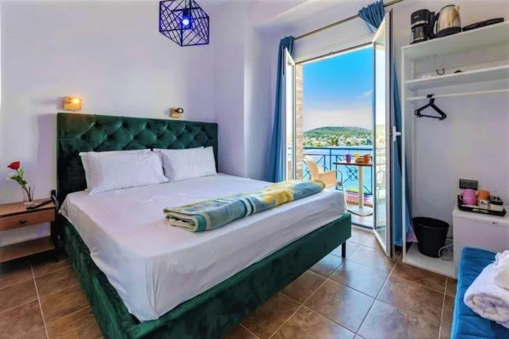 blue Hotel, hotel in Selínia