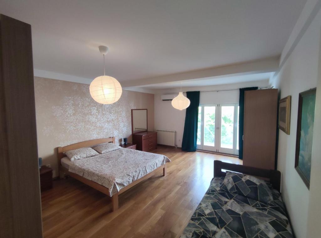 Fun and spacious apartment - 4