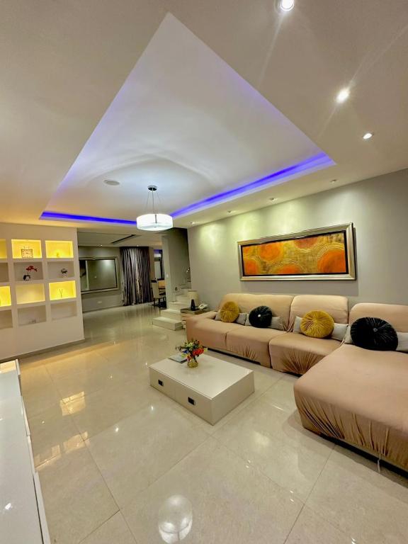 Dynamic Charis, Lagos