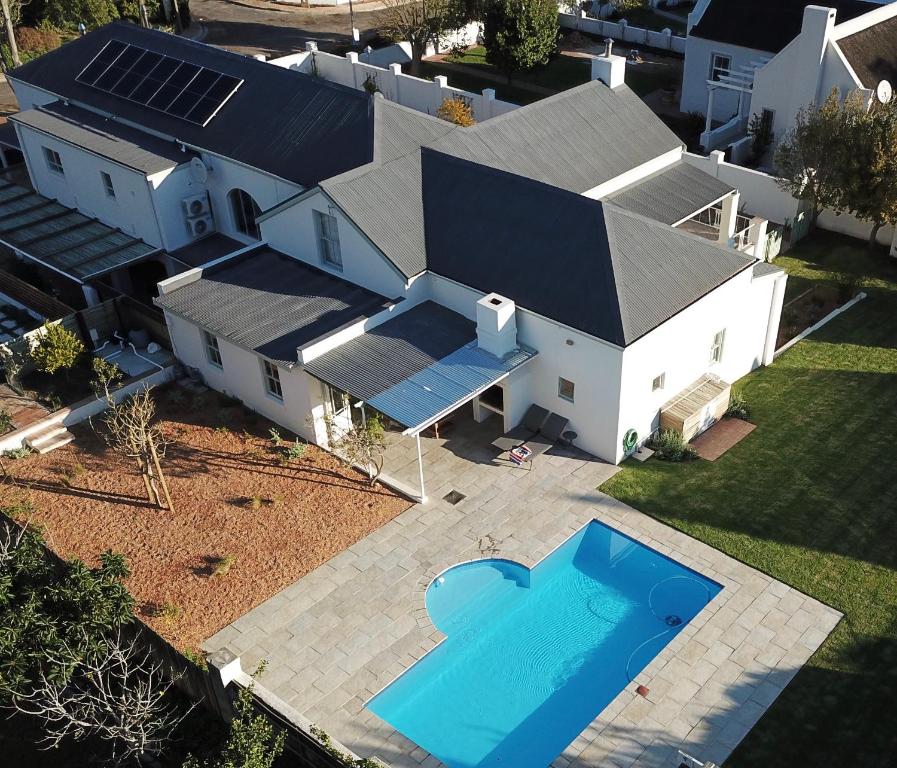 Largest one bed apartment & private pool in the Hoek, Franschhoek