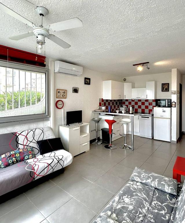 Agréable studio accès à la plage - parking - 2BALM2, Le Barcarès