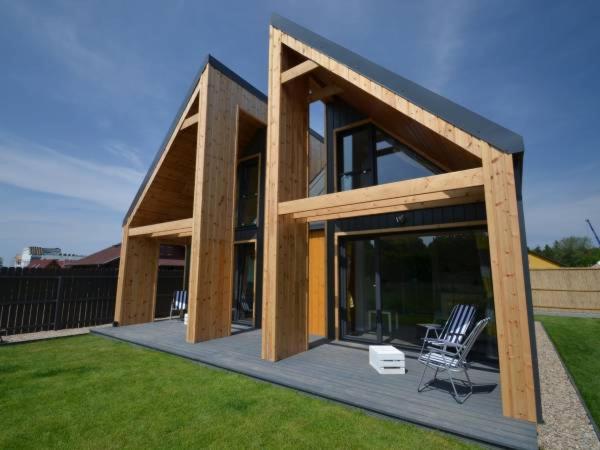 Pod Wiatr Mielenko, Mielenko