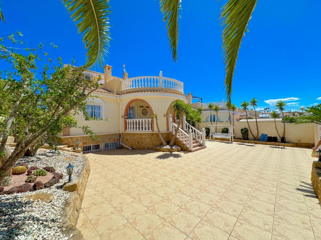 Villa con piscina privada - 2
