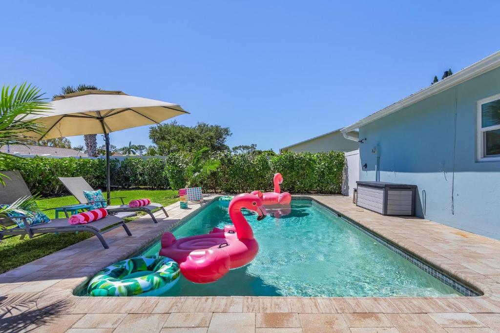 Custom Naples Pool Oasis 3BDR, Naples