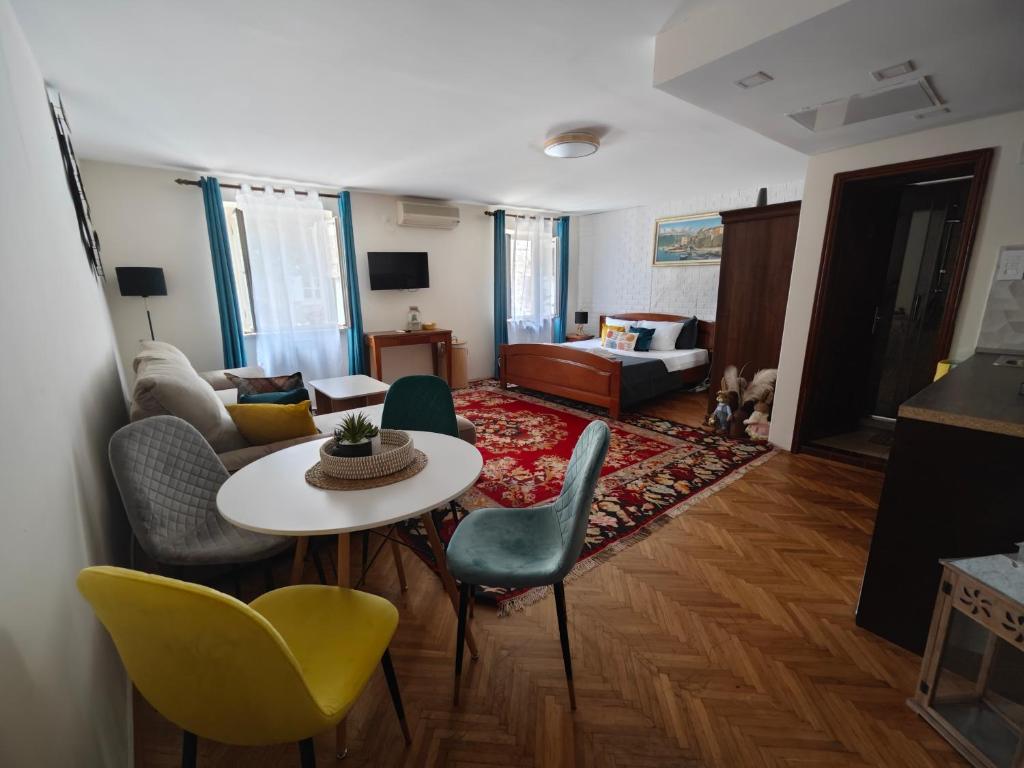 Beatrix Suites, Budva