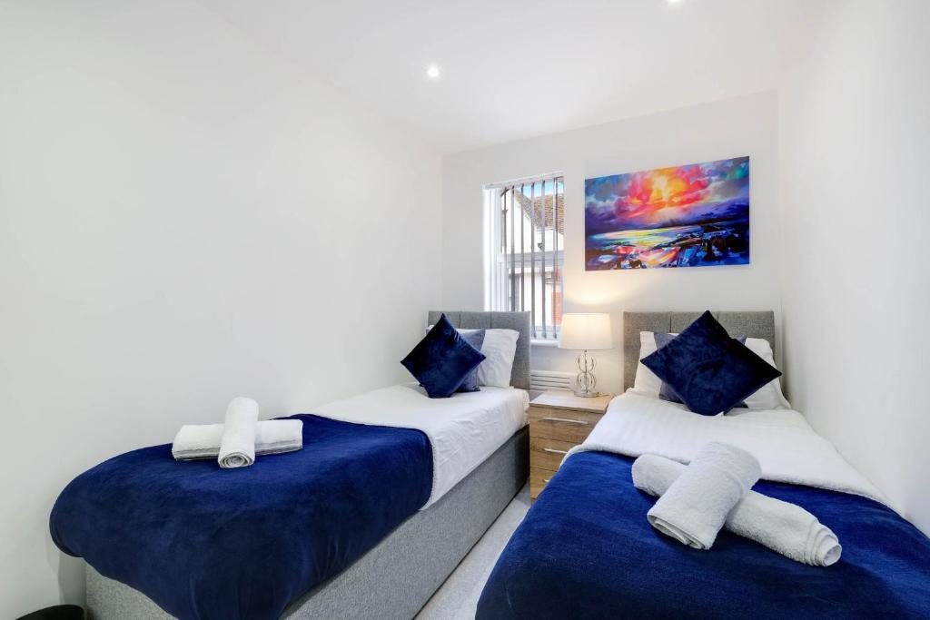 Modern 2 Bedrooms Apartment 01 Town Centre Camberley, Camberley