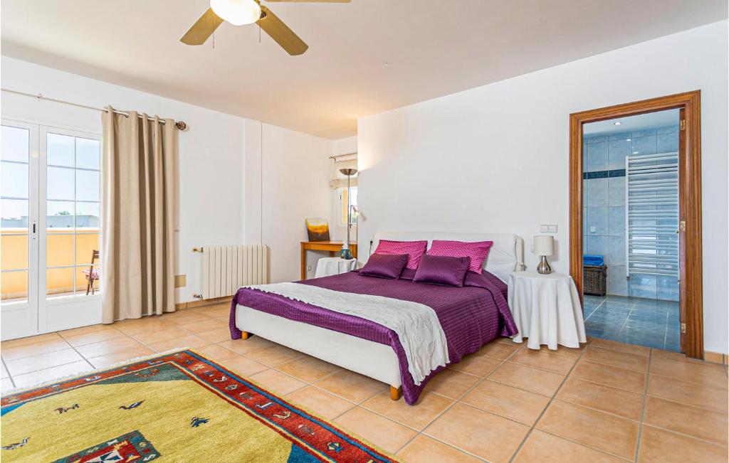 3 Bedroom Gorgeous Home In Cala Bona 전경