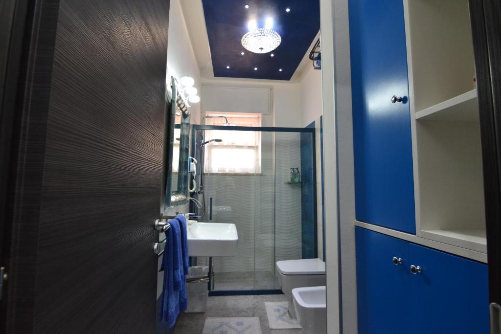 BLUE SUITE - 2