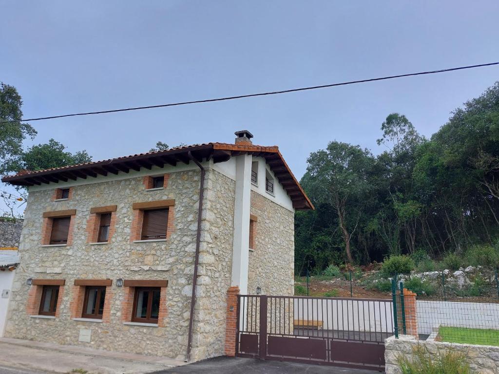 El alloru de balmori, Llanes