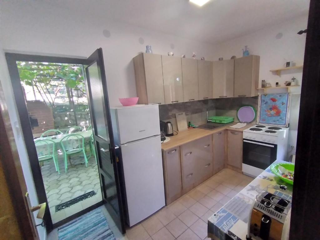 Apartment in Icici with sea view, terrace, Wi-Fi (4870-3), Ičići