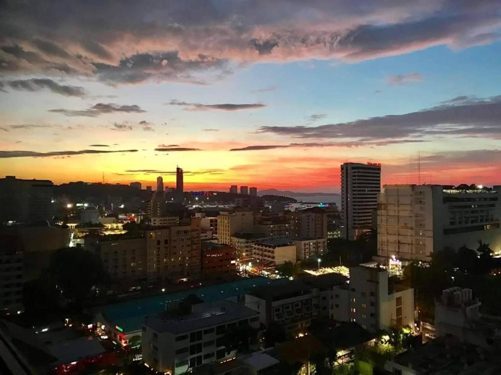 The Base Condo, Pattaya Central