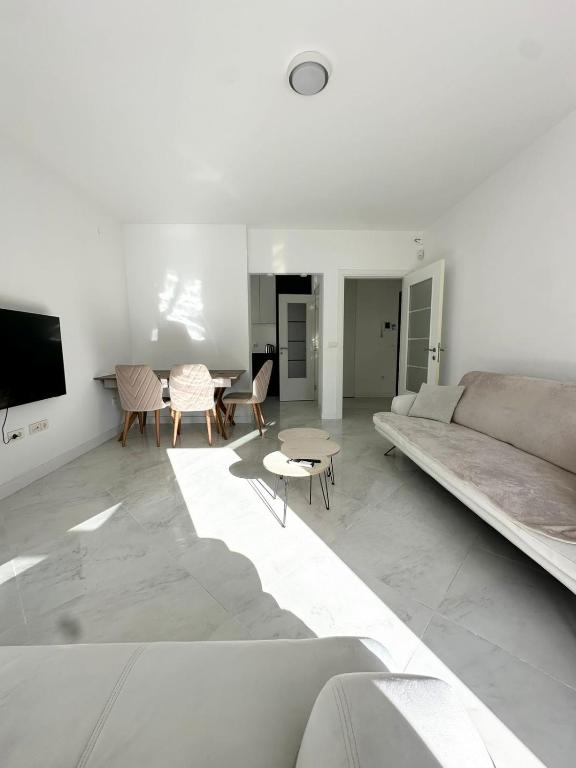 Luxury Apartment II - 2