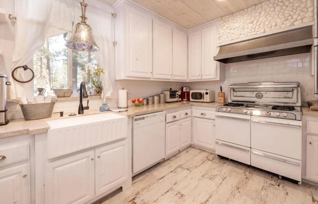 The suite #2502, Sugarloaf