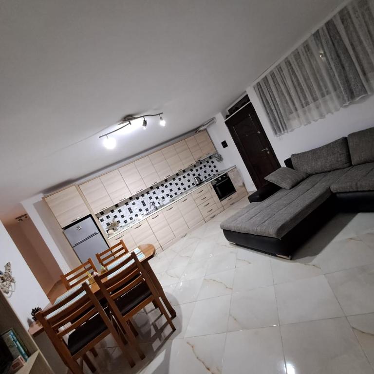 Beach Apartment, Golem