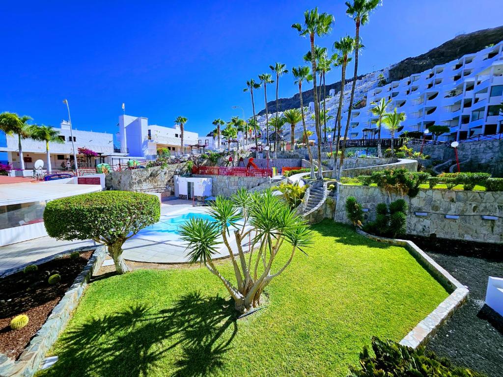 Holidays in Paradise, Mogán