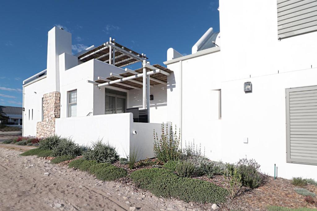 Kestrel Apartments, Paternoster