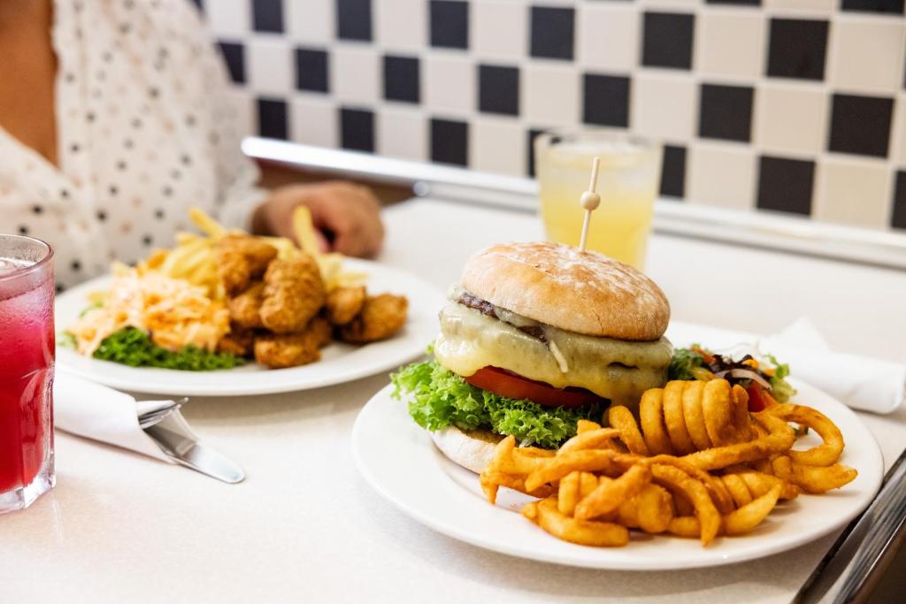 Merton Hotel — Restaurant & bars in Grouville