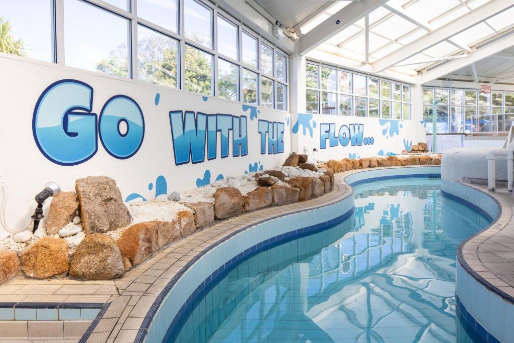 Merton Hotel — Swimming pool in Grouville