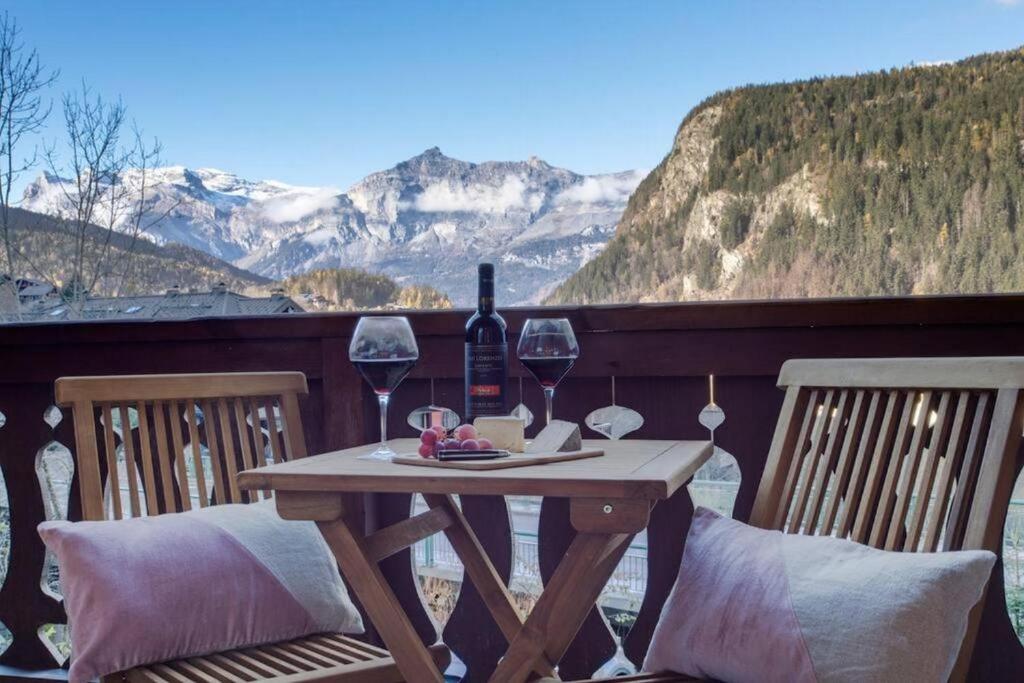 Studio with view, 100m to slopes and near Chamonix, Les Houches