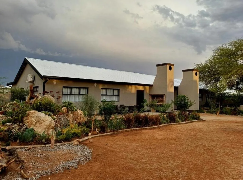 Knowhere Selfcatering Unit 2, hotel in Omaruru