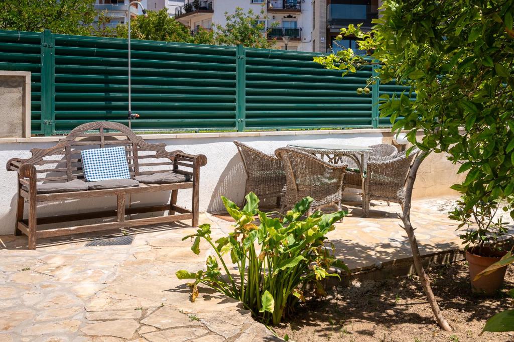 AT077 Planta baja con jardín privado - 1