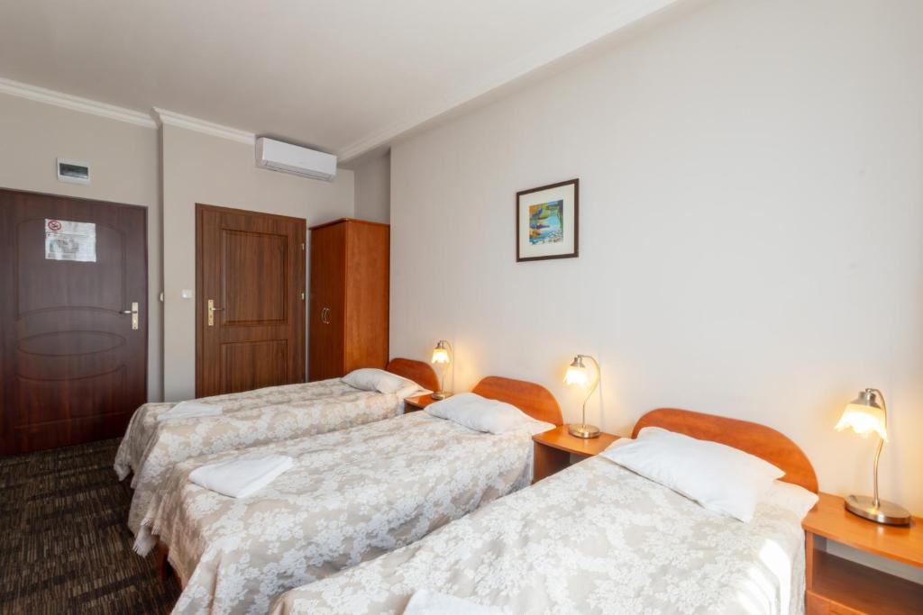 Noclegi Stadion Bed & Breakfast — Hotel rooms in Warsaw, Masovian