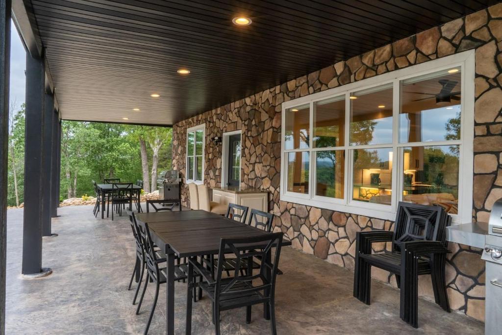 Bonnie n Clyde and Jesse James, Hermann