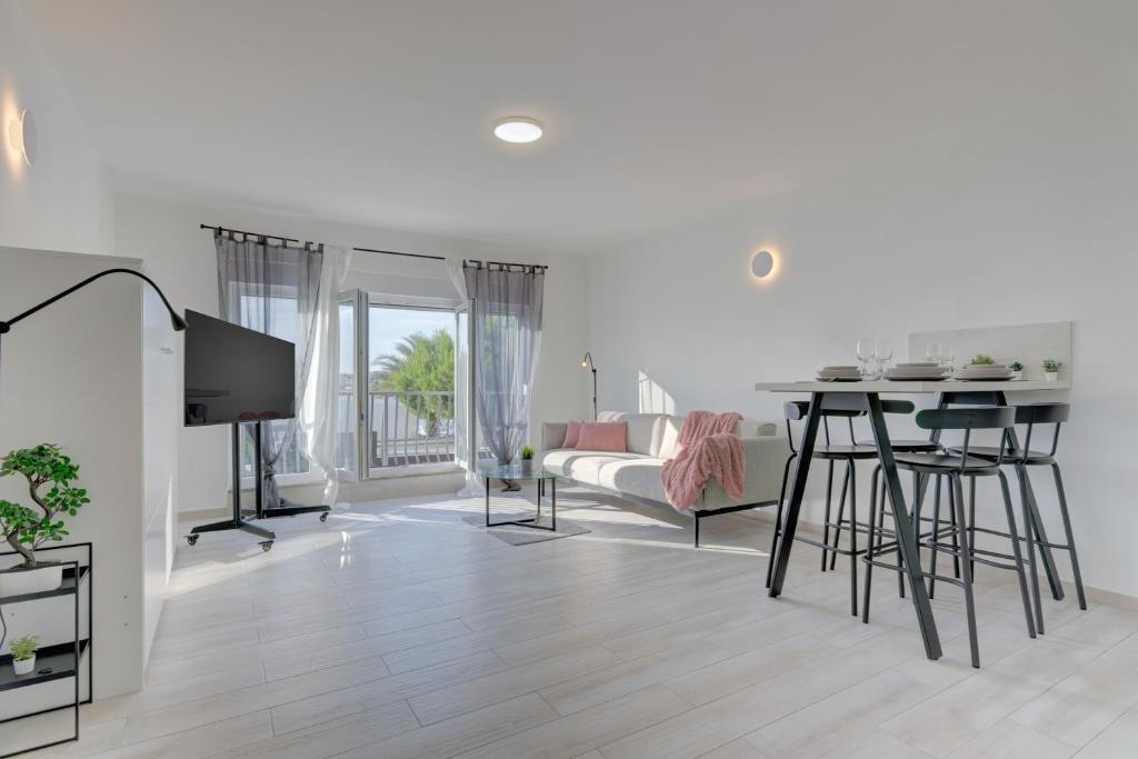 Apartment Leda with private parking, Medulin