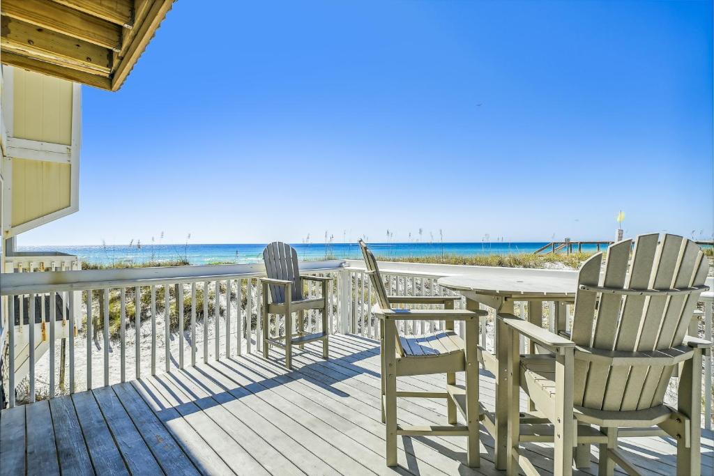 Sandpiper Cove 1129- by Holiday Isle Properties, Destin