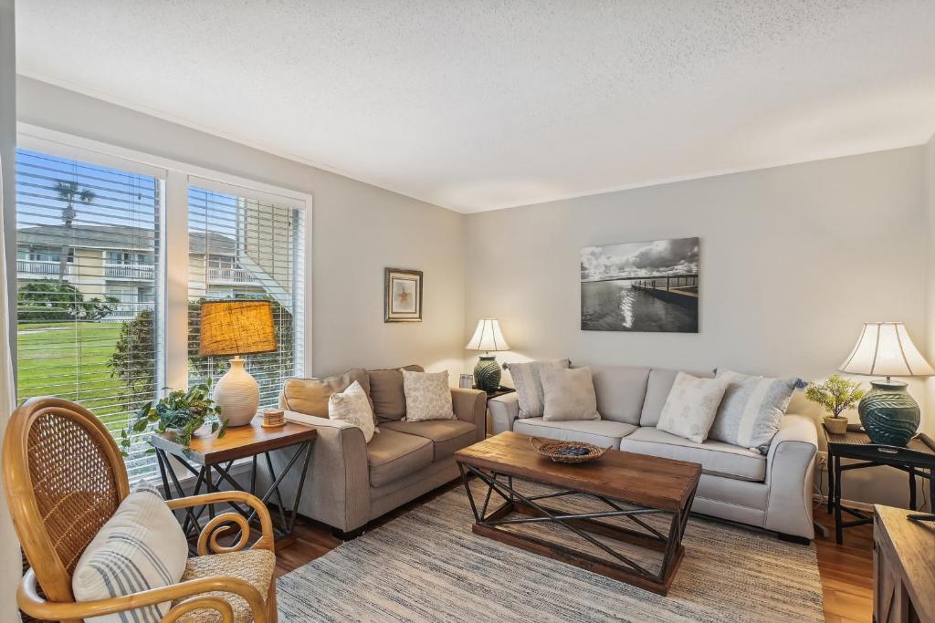 Sandpiper Cove 1034- by Holiday Isle Properties, Destin