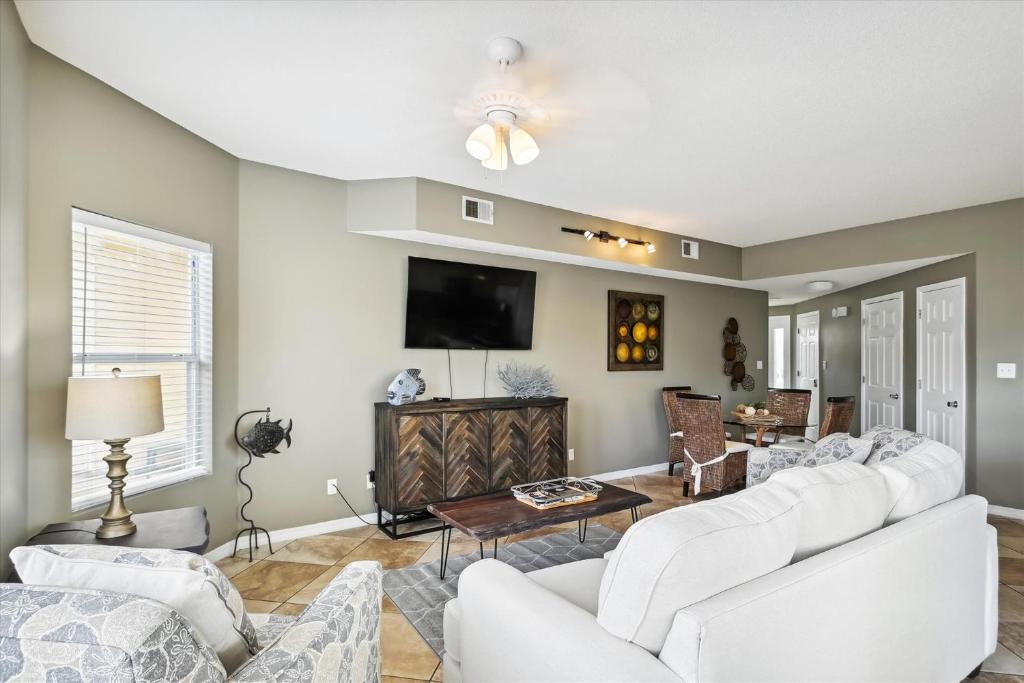 Sandpiper Cove 9125- by Holiday Isle Properties, Destin