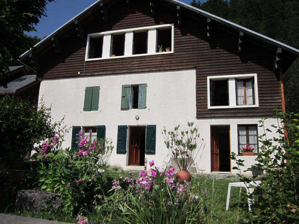 La PASTOURELLE - 2