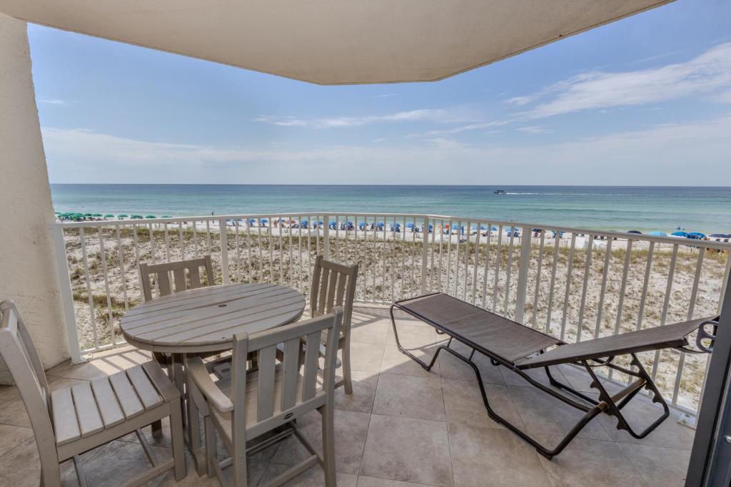 Inlet Reef 204- by Holiday Isle Properties, Destin