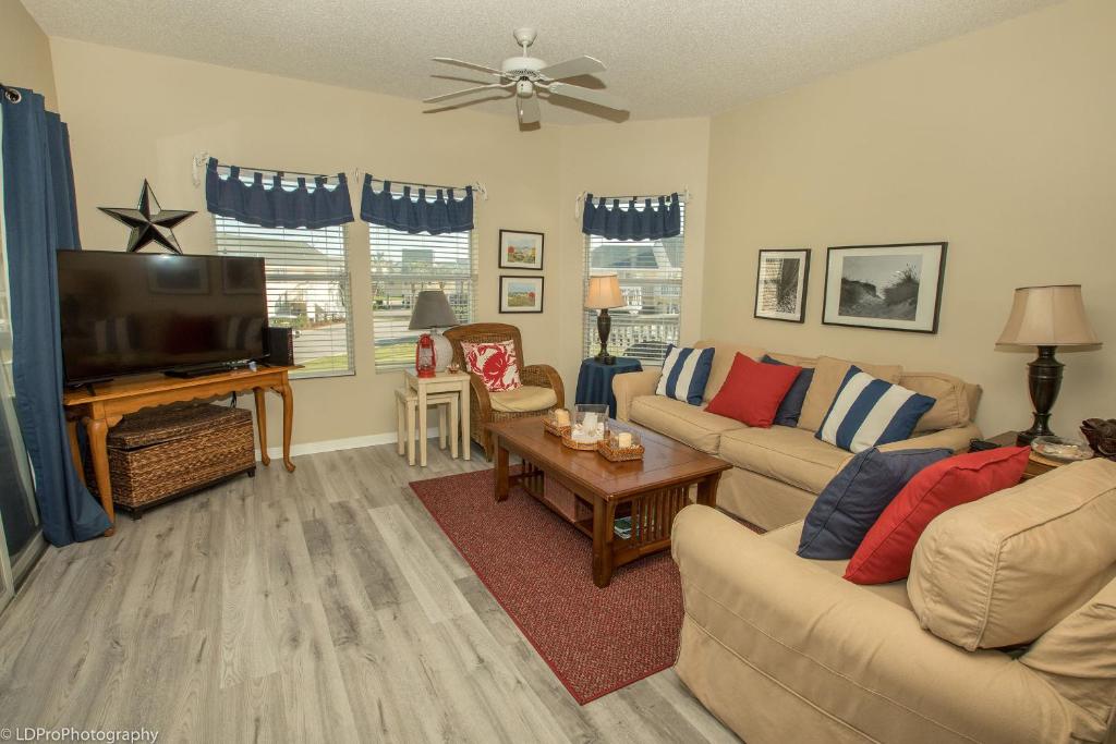 Sandpiper Cove 9230- by Holiday Isle Properties, Destin