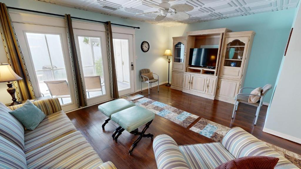 Misty Cove 113- by Holiday Isle Properties, Destin